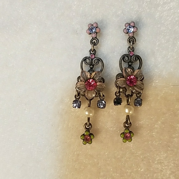 Avon Jewelry - Beautiful antique earrings by Avon